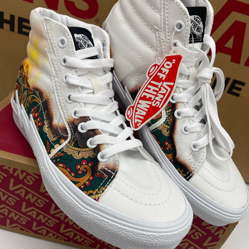 Vans Men’s Sk8-Hi Bolt (Big Reveal) True White/P Sneakers 
VN0A5JIVAZQ - Picture 5 of 16